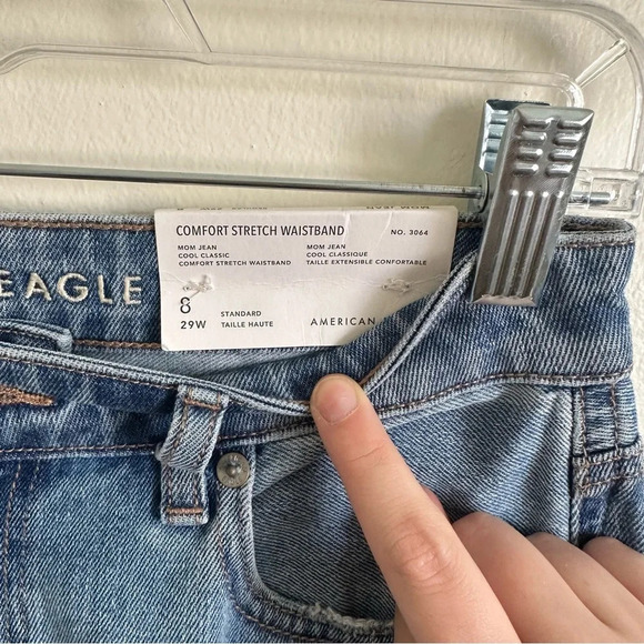 American Eagle NWT size 8 mom jeans comfort stretch waistband - Picture 4 of 5